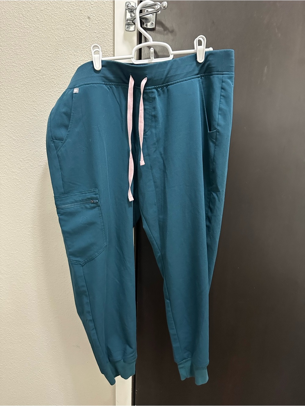 FIGS Caribbean Blue Scrub Top and Joggers Set - Picture 5 of 8